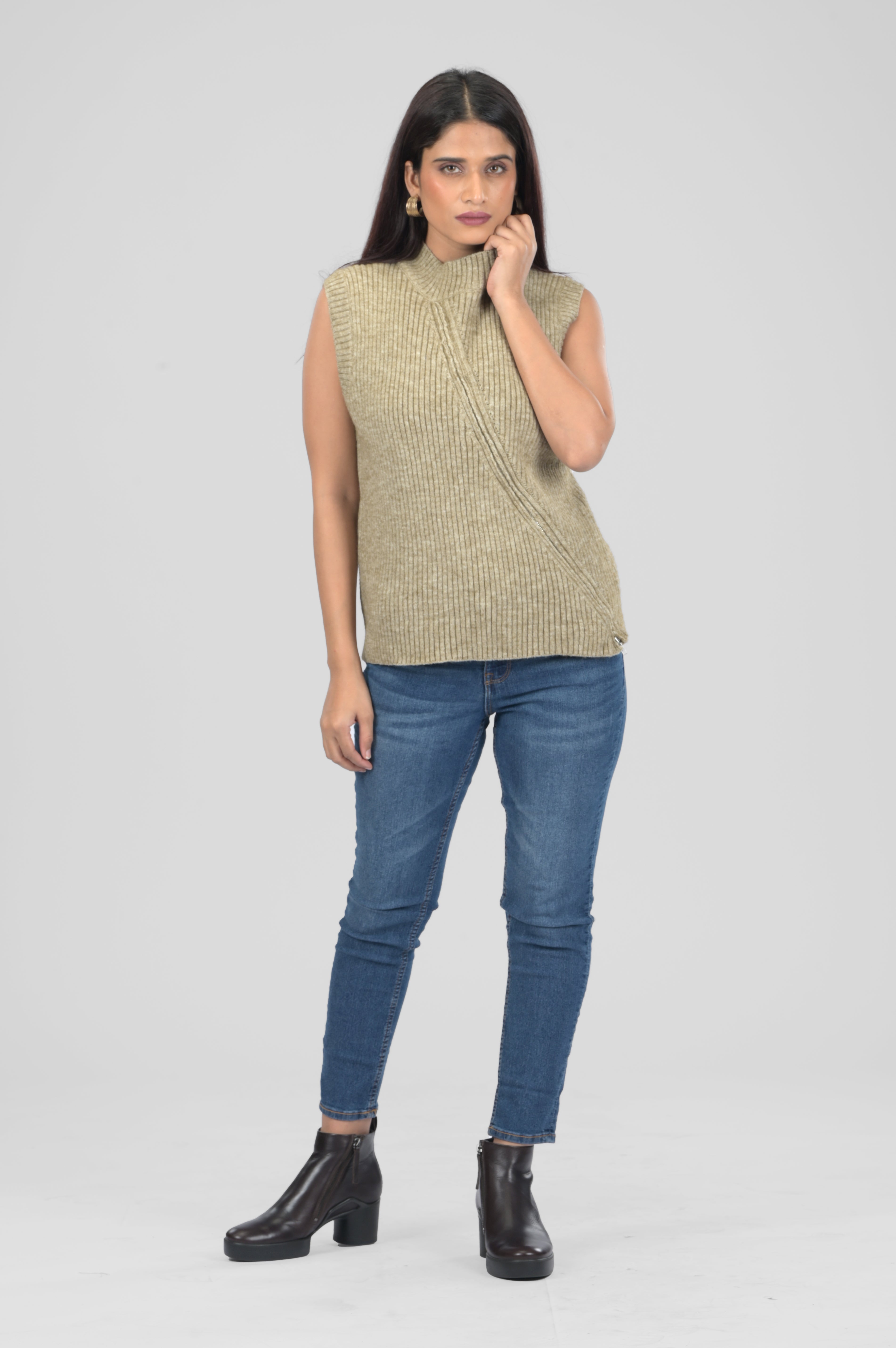 Diagonal line sweater (Beige)