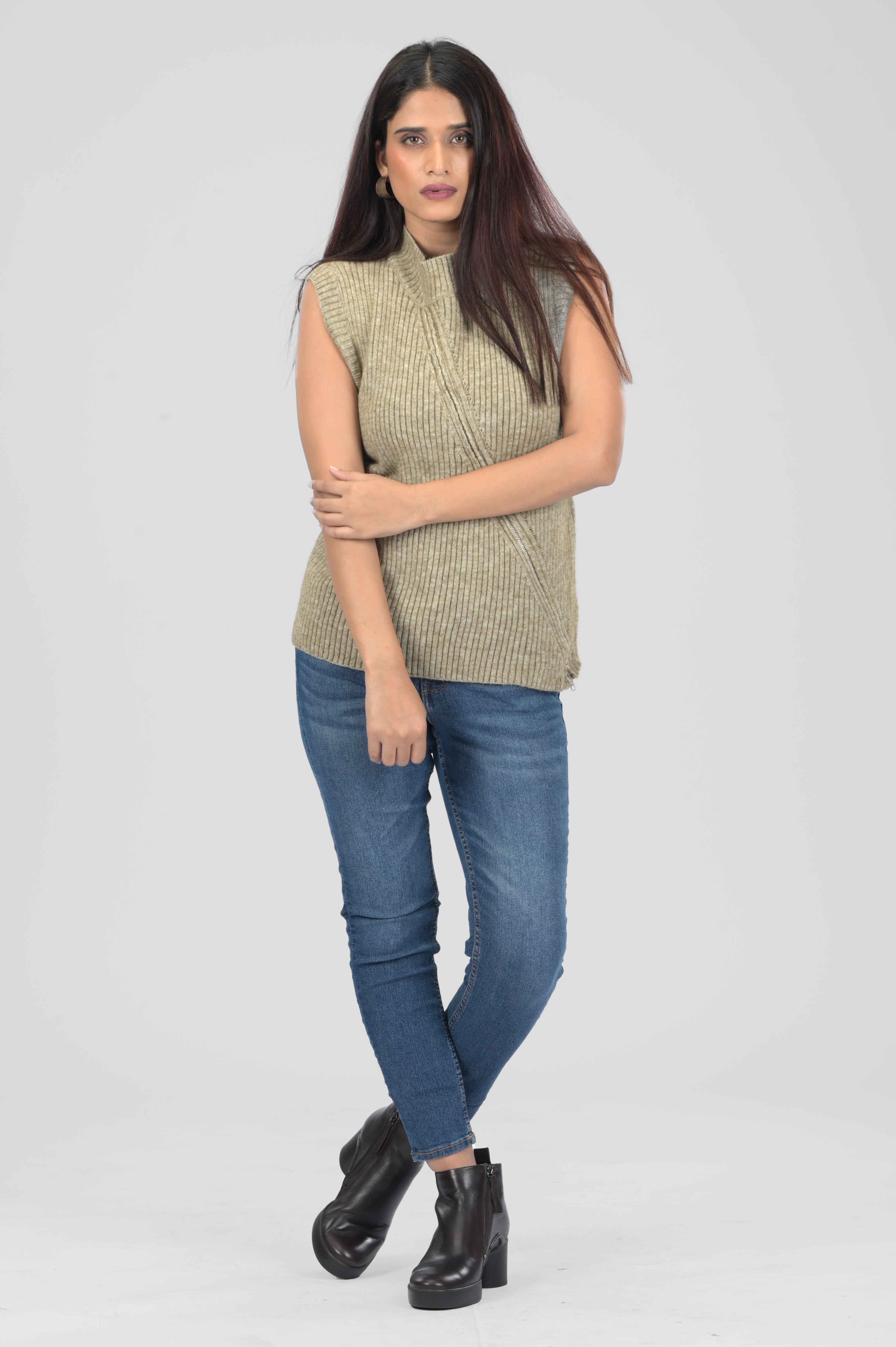 Diagonal line sweater (Beige)