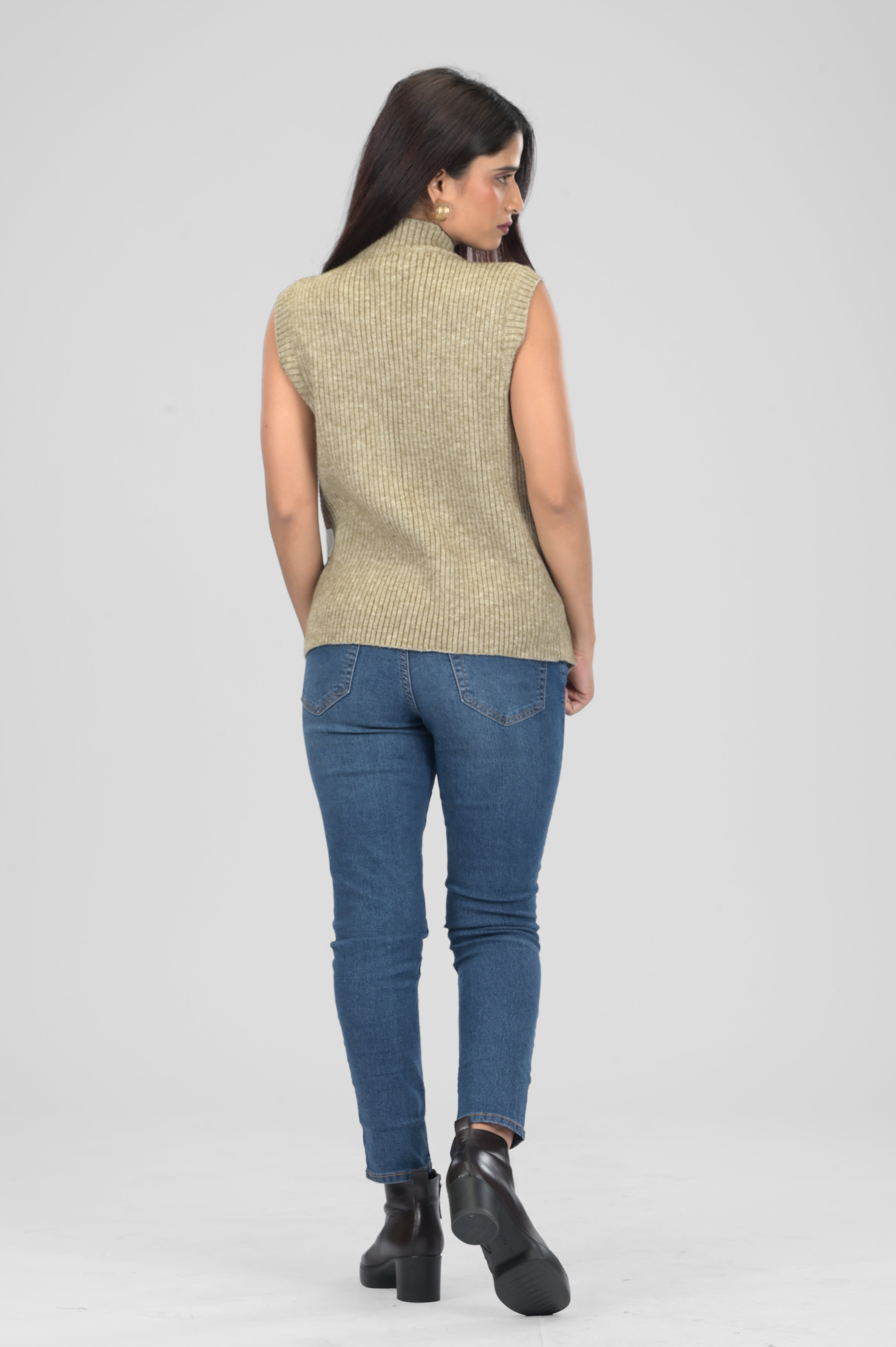 Diagonal line sweater (Beige)